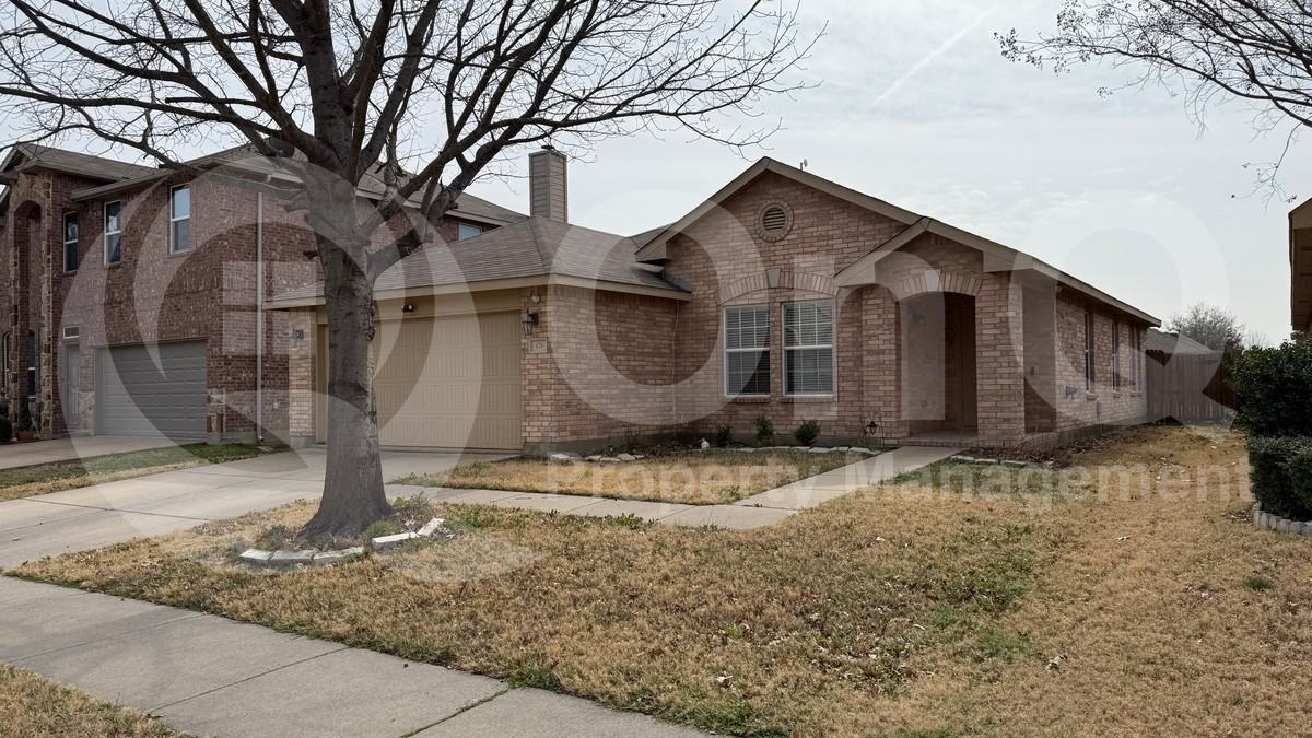 476 Eisenhower Ln - Photo 2 of 16