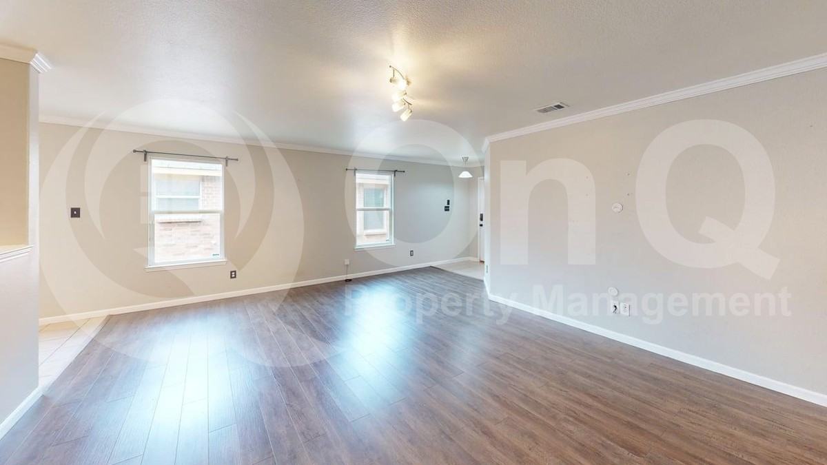 476 Eisenhower Ln - Photo 7 of 16