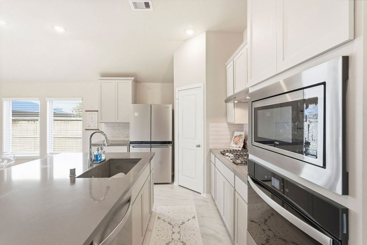 10526 Cabot Trl - Photo 3 of 24