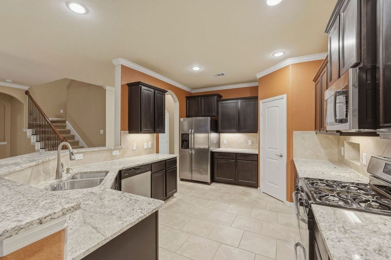 31743 Chapel Rock Ln - Photo 6 of 24