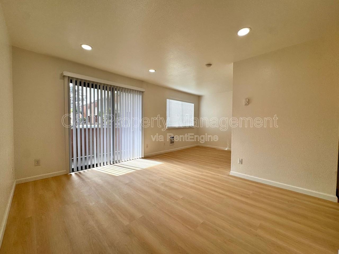 3270 Del Monte Blvd #63 - Photo 2 of 7