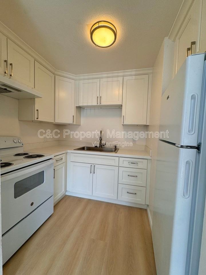 3270 Del Monte Blvd #63 - Photo 3 of 7