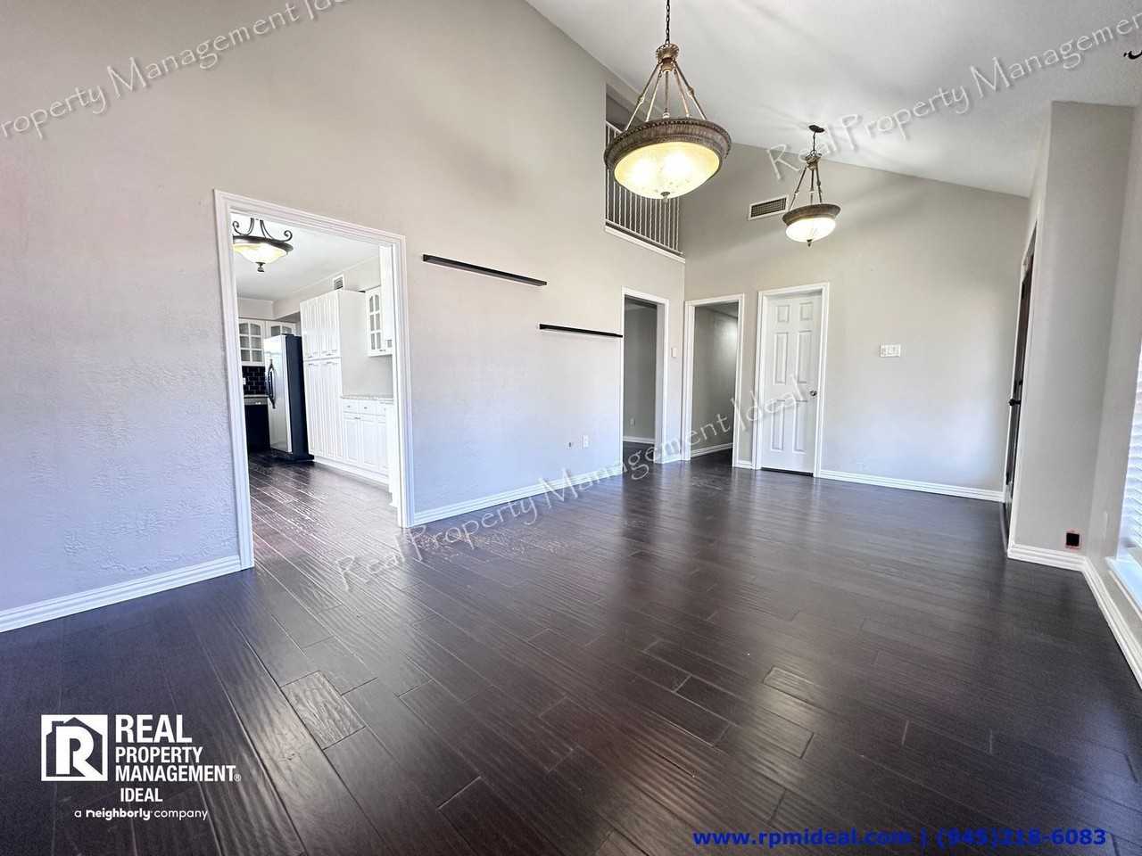 3342 Brook Glen Dr - Photo 4 of 32