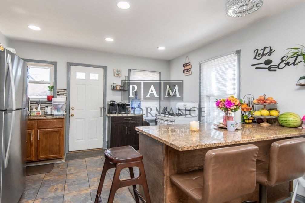 3876 S Brust Ave #3878 - Photo 5 of 13