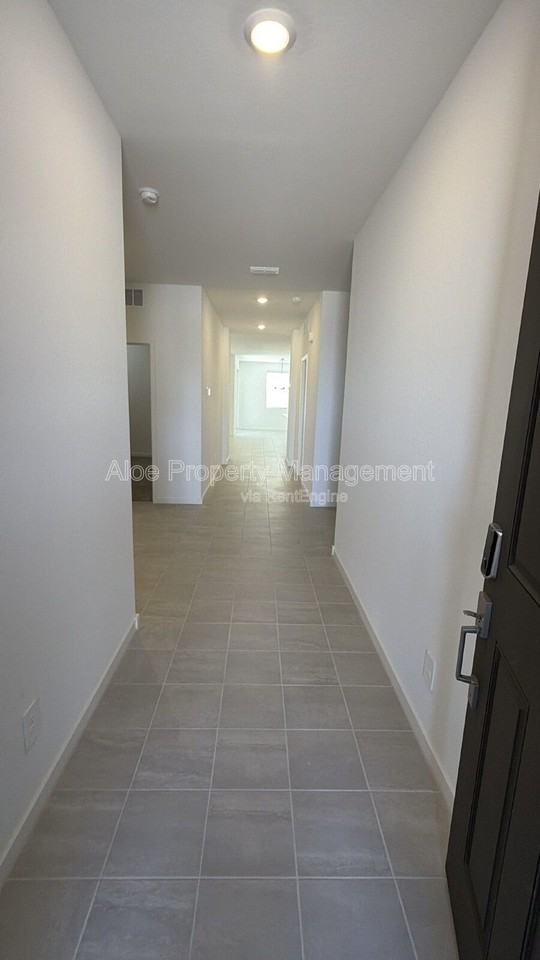 2379 E Fortana Dr - Photo 6 of 42