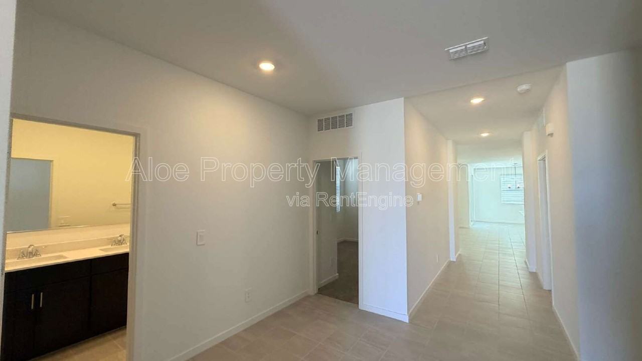 2379 E Fortana Dr - Photo 7 of 42