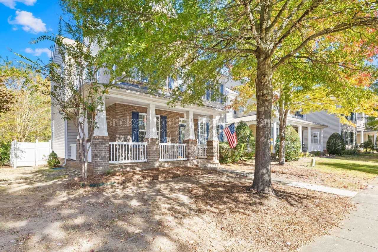 10411 Alvarado Way - Photo 3 of 39