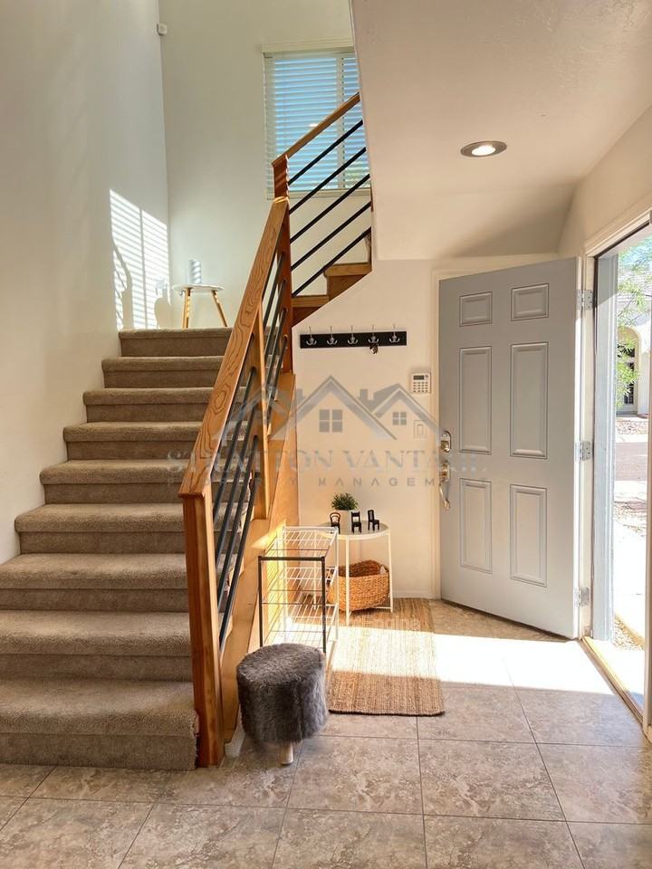 3402 W Frankfurt Dr - Photo 4 of 37