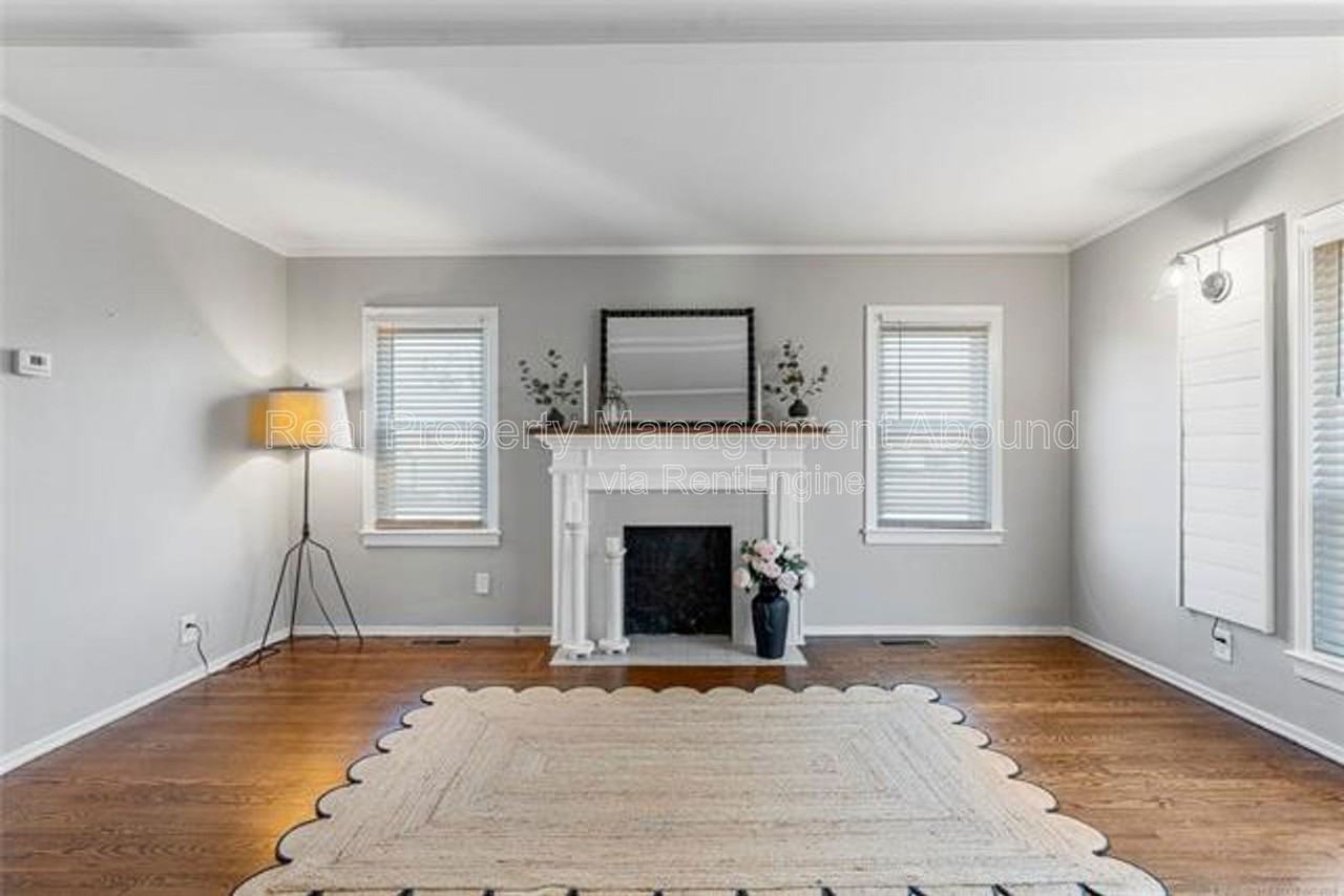 704 S Toledo Ave #E - Photo 2 of 18