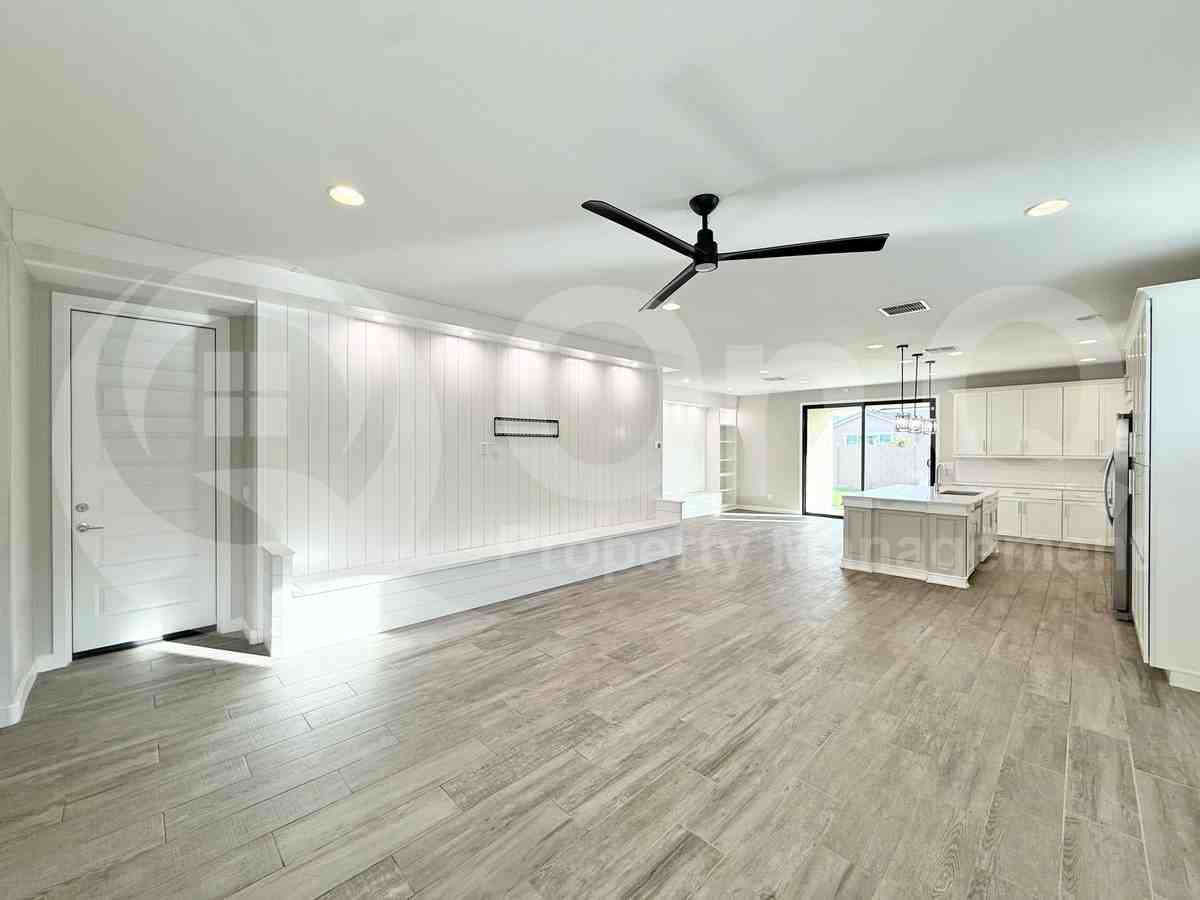 2233 E Meadowview Ct - Photo 7 of 21