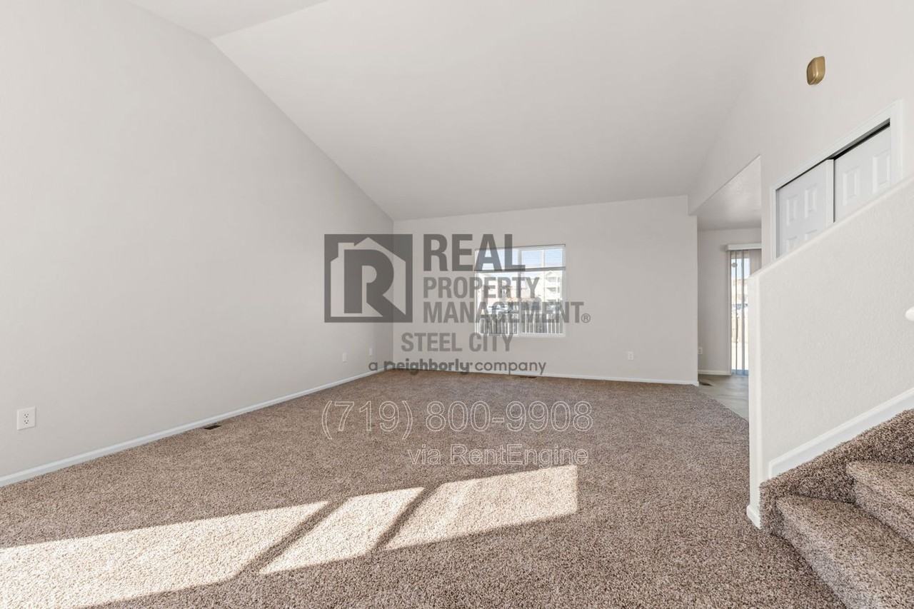 5085 Tabor Ln - Photo 5 of 33