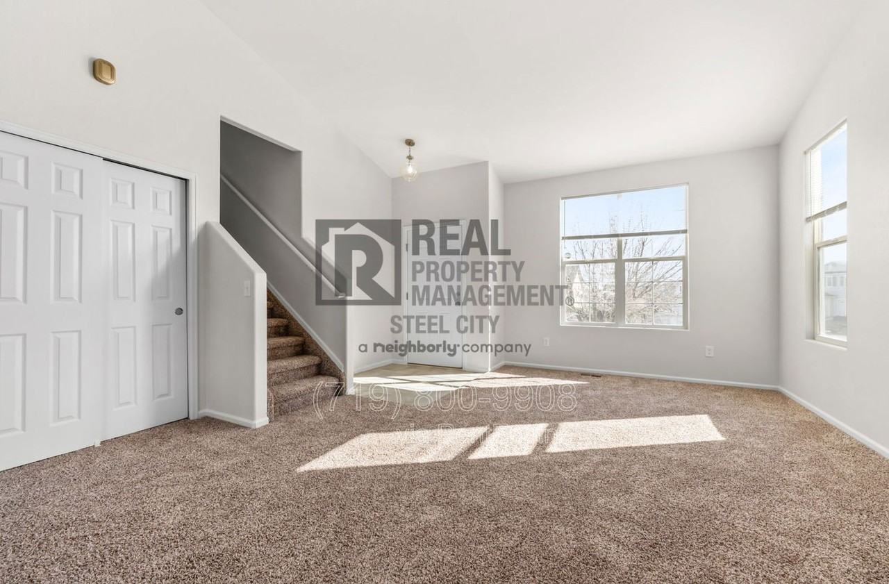 5085 Tabor Ln - Photo 6 of 33