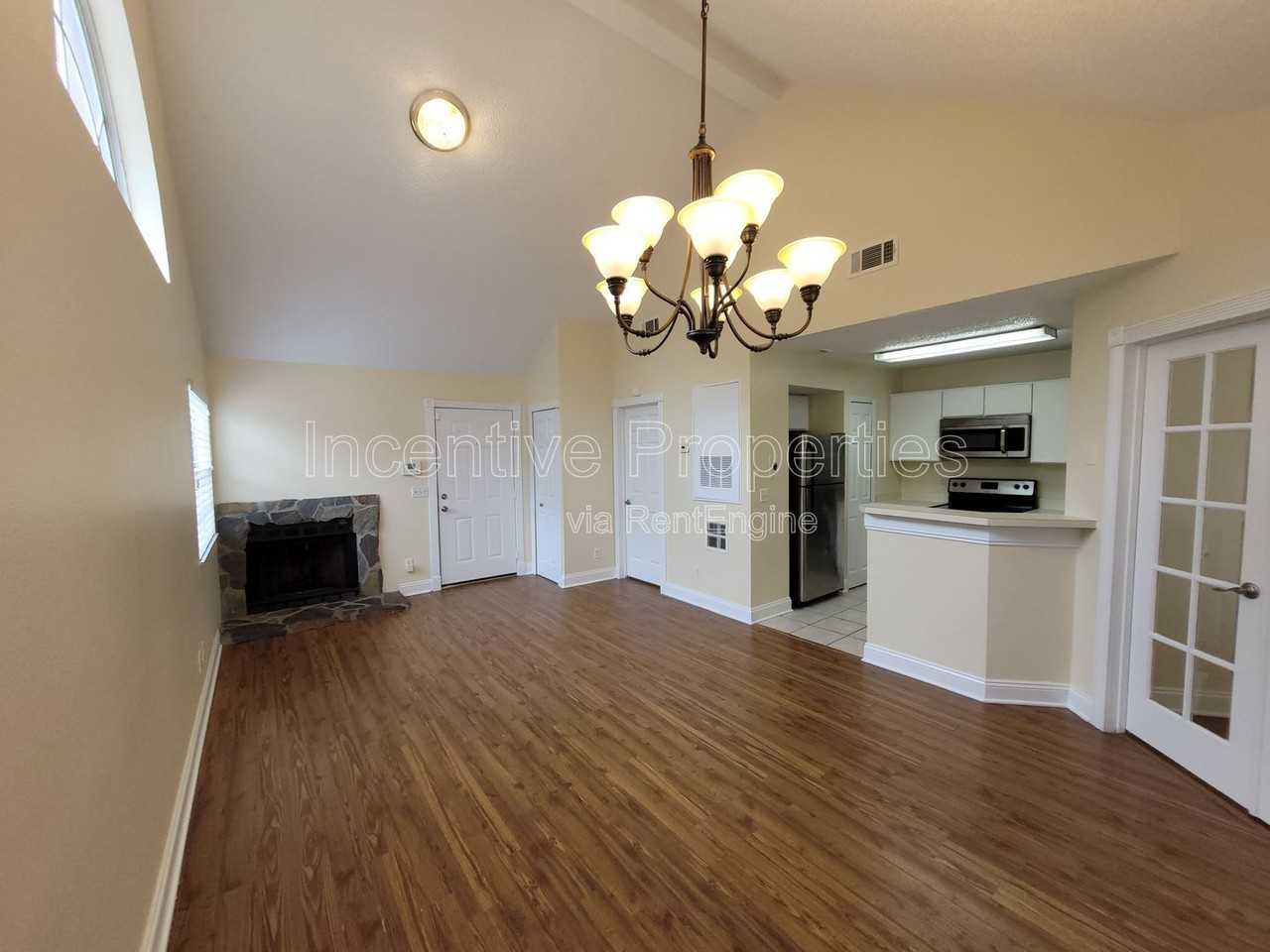 575 Bloomington Ct #24 - Photo 5 of 26