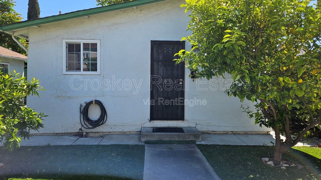 173 E 15th St - Photo 3 of 7