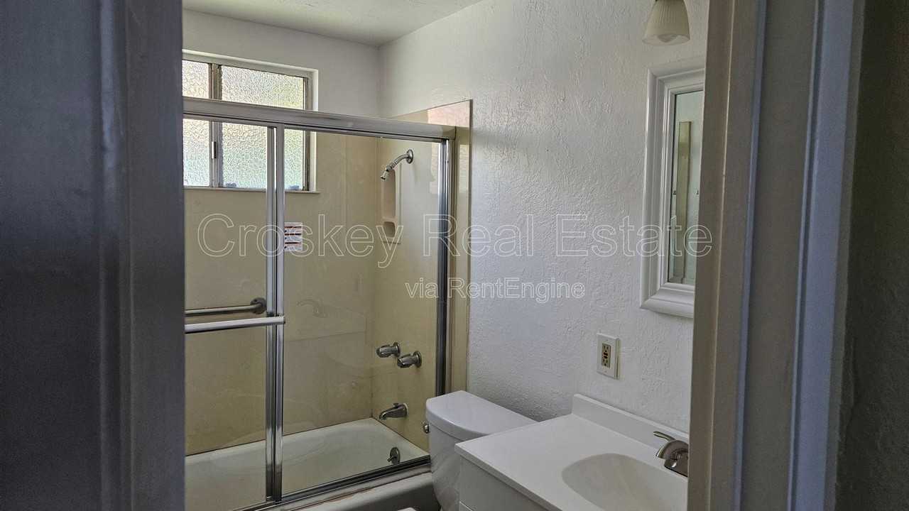 173 E 15th St - Photo 4 of 7