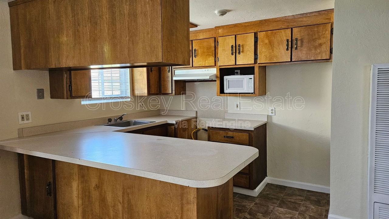 173 E 15th St - Photo 5 of 7