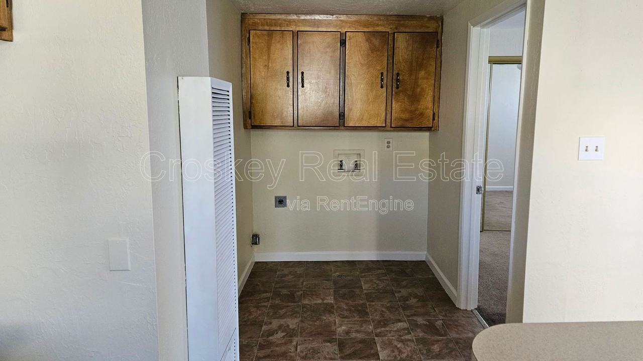 173 E 15th St - Photo 7 of 7