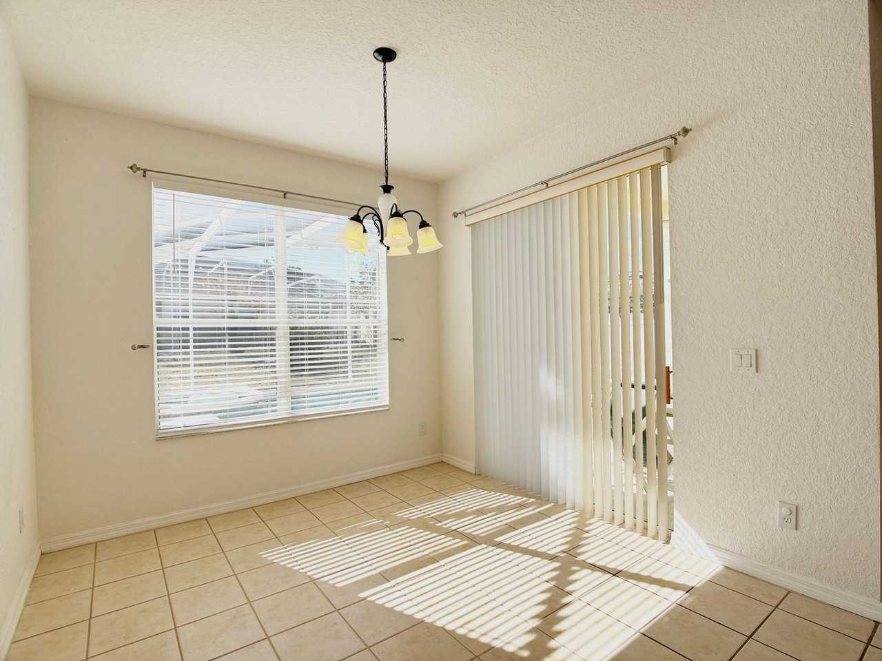 1131 N Hampton Dr - Photo 7 of 28