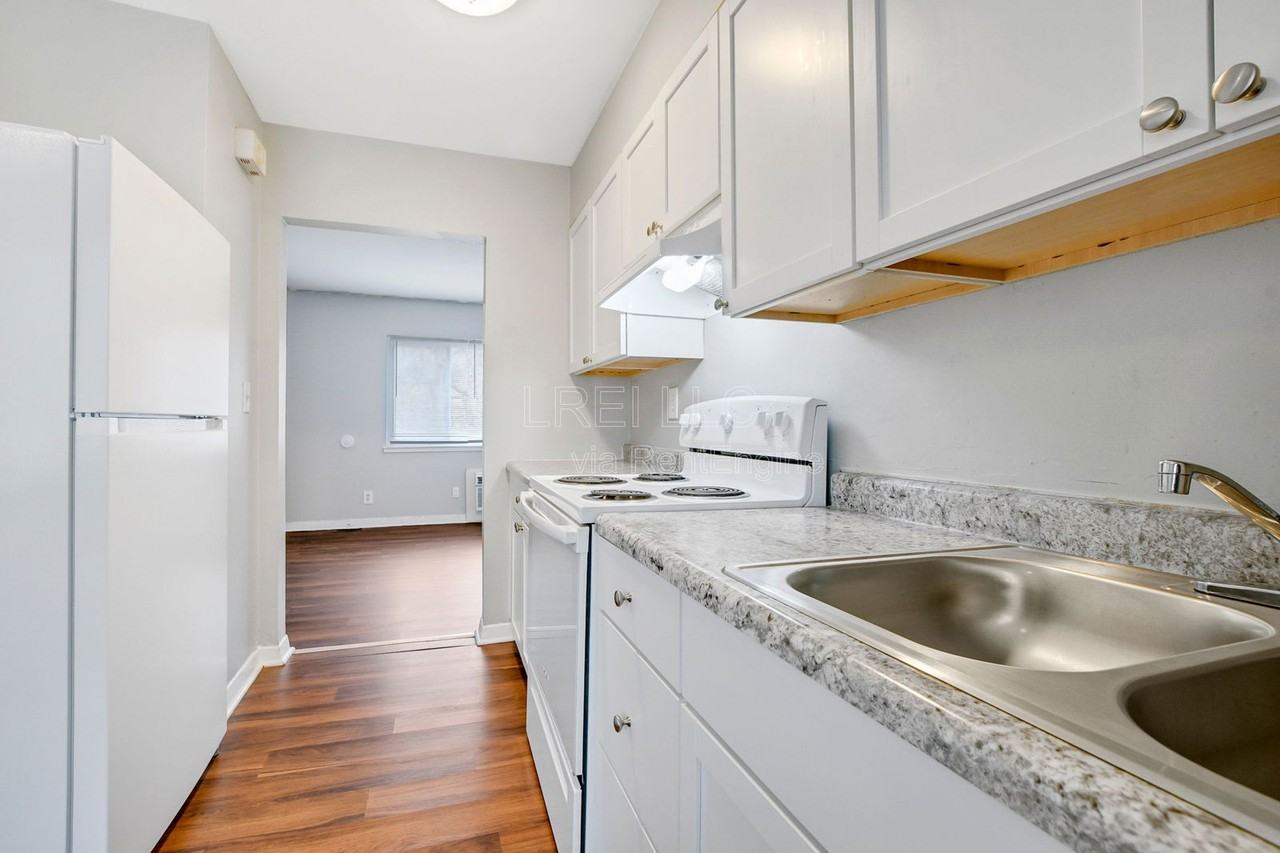 2425 Lindsay Ave #1 - Photo 6 of 15