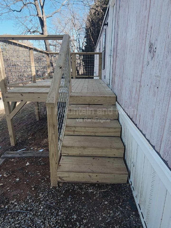 16 Sarah Hl - Photo 2 of 25