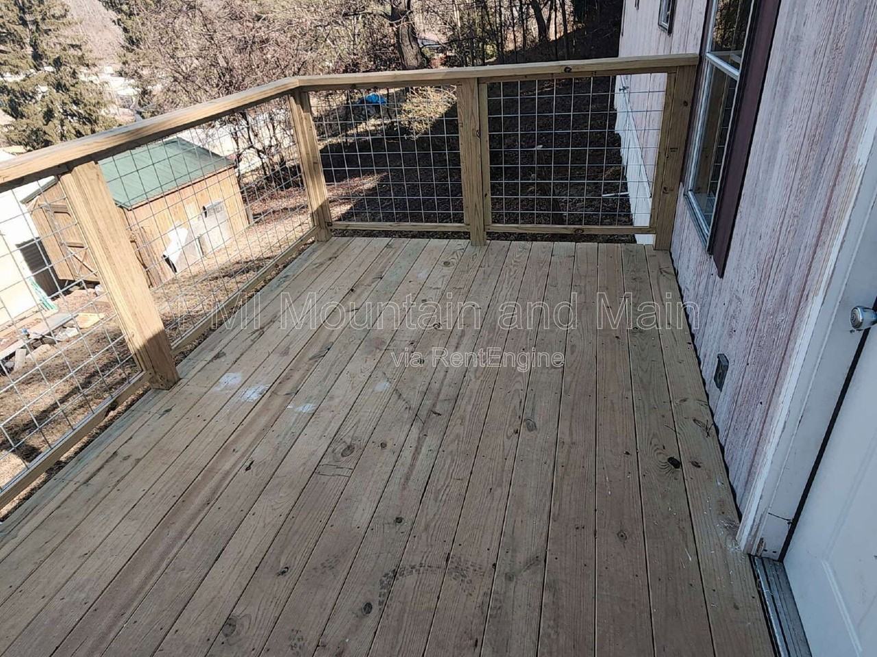 16 Sarah Hl - Photo 3 of 25