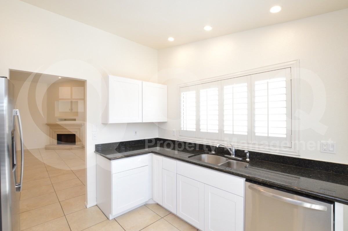 2631 W Hearn Rd - Photo 4 of 19