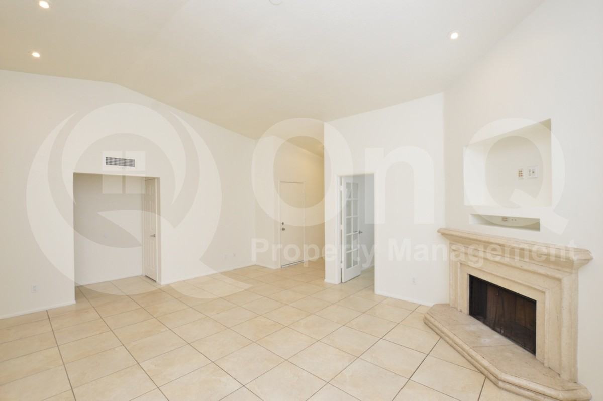 2631 W Hearn Rd - Photo 6 of 19