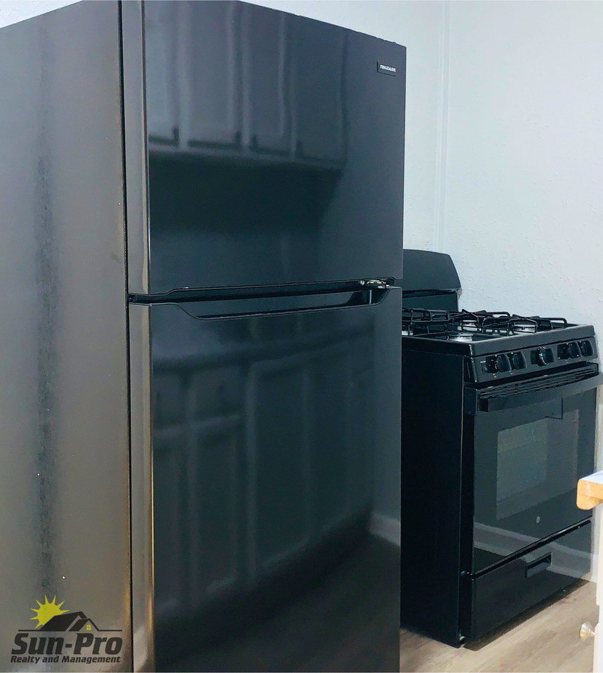 218 N Oleander Ave #2 - Photo 5 of 10