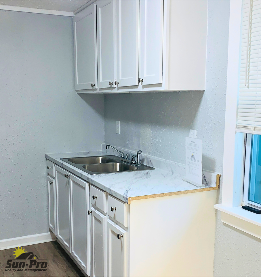 218 N Oleander Ave #2 - Photo 7 of 10