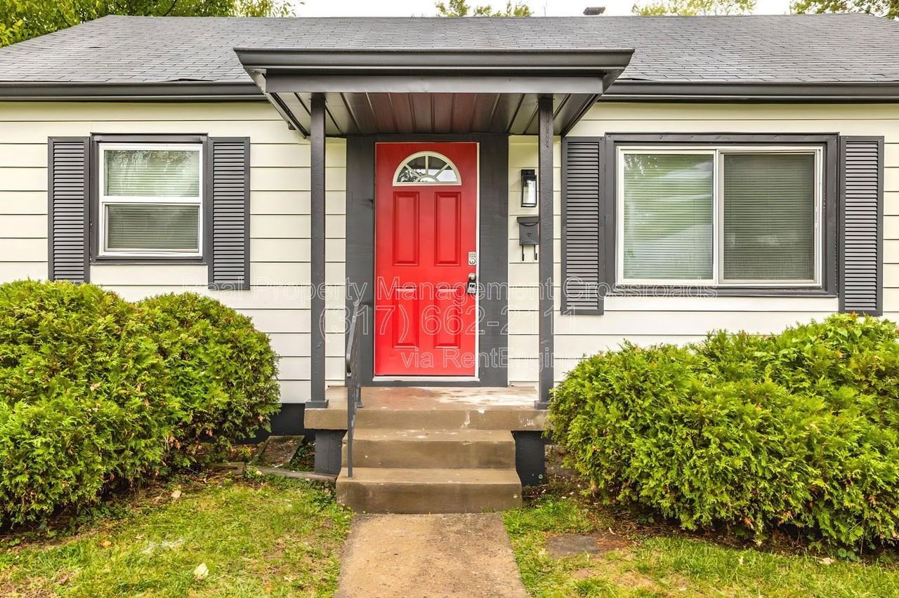 3332 Wallace Ave - Photo 3 of 33