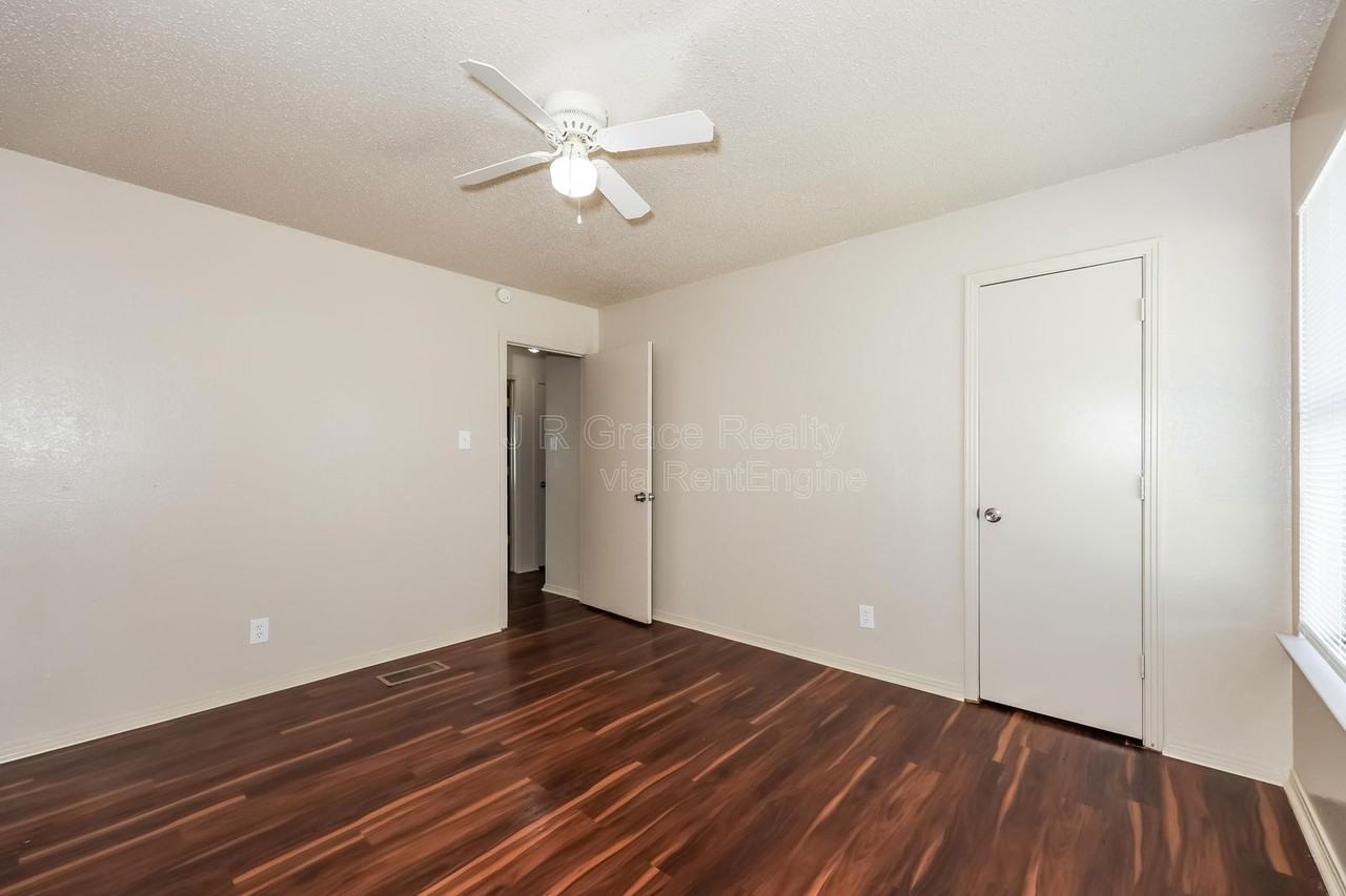 5931 Shadydell Dr - Photo 2 of 15