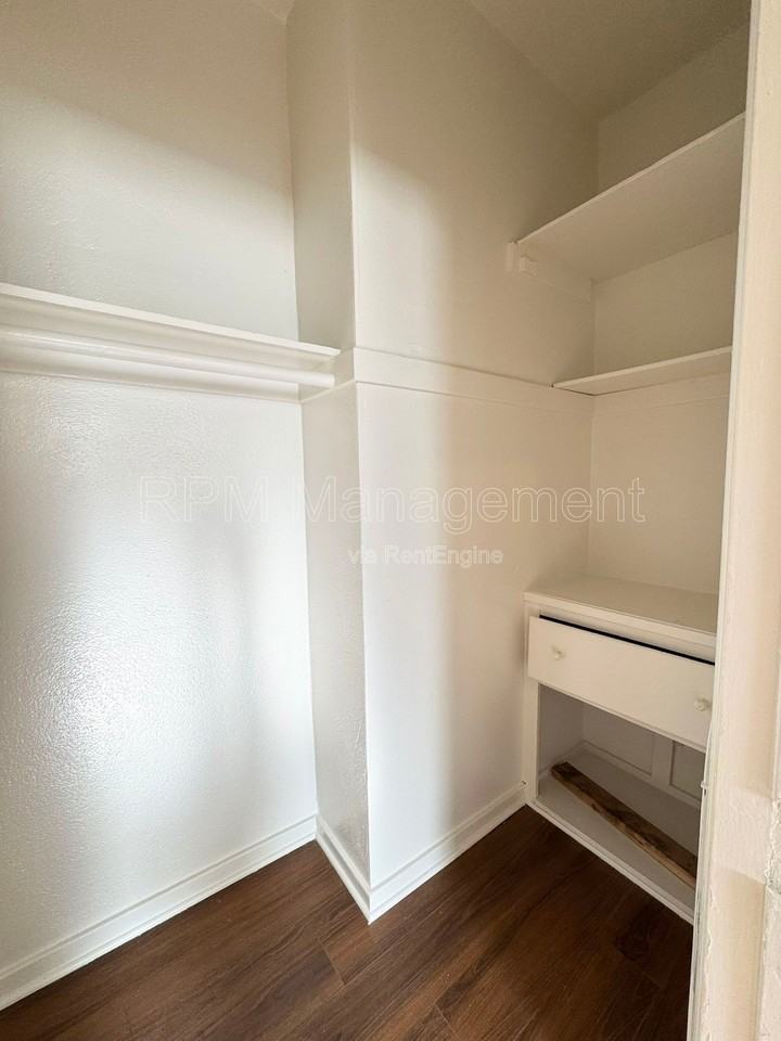 1101 S Norton Ave #208 - Photo 6 of 10