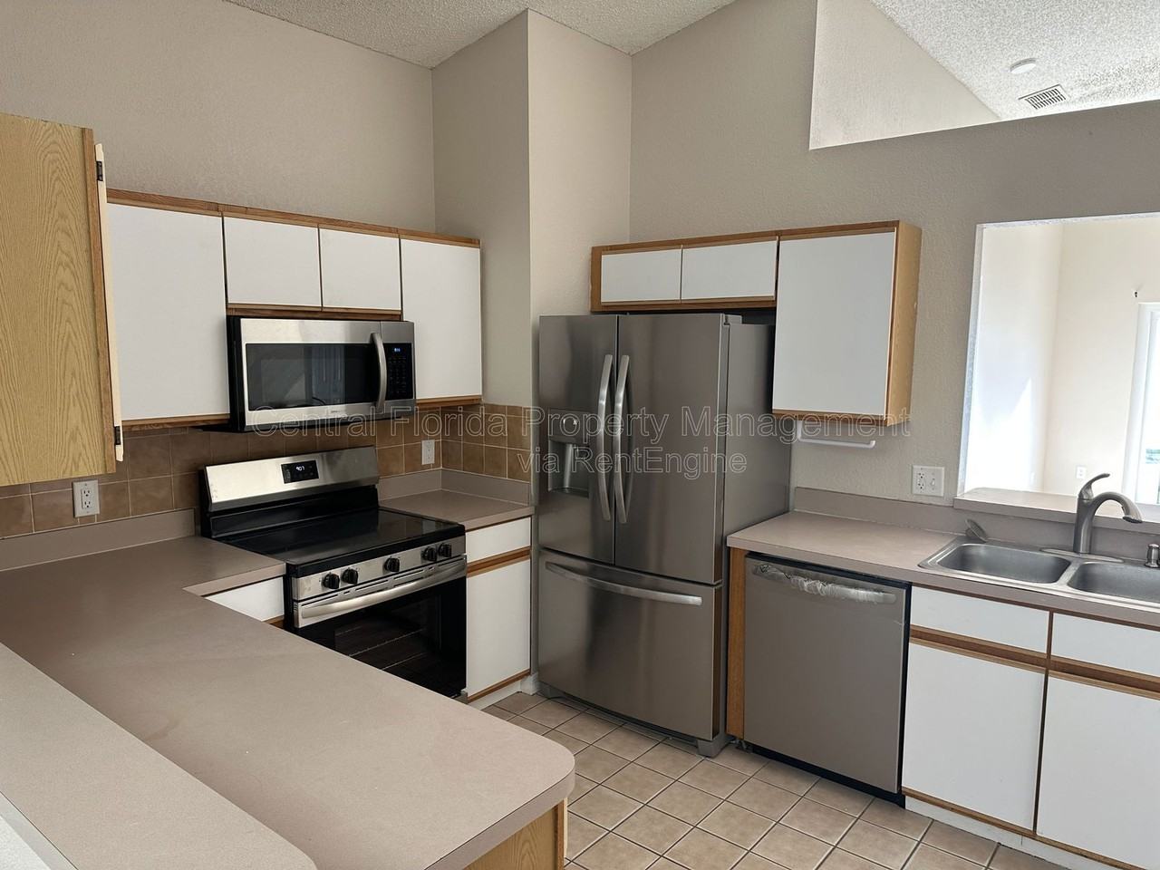 13652 Glasser Ave - Photo 3 of 12