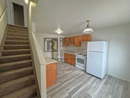 featured image of 1719 Oakshire Ln #A