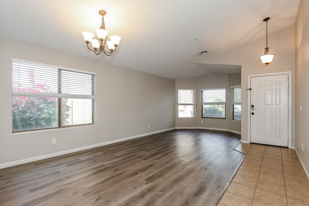 8026 S 48th Dr - Photo 4 of 16