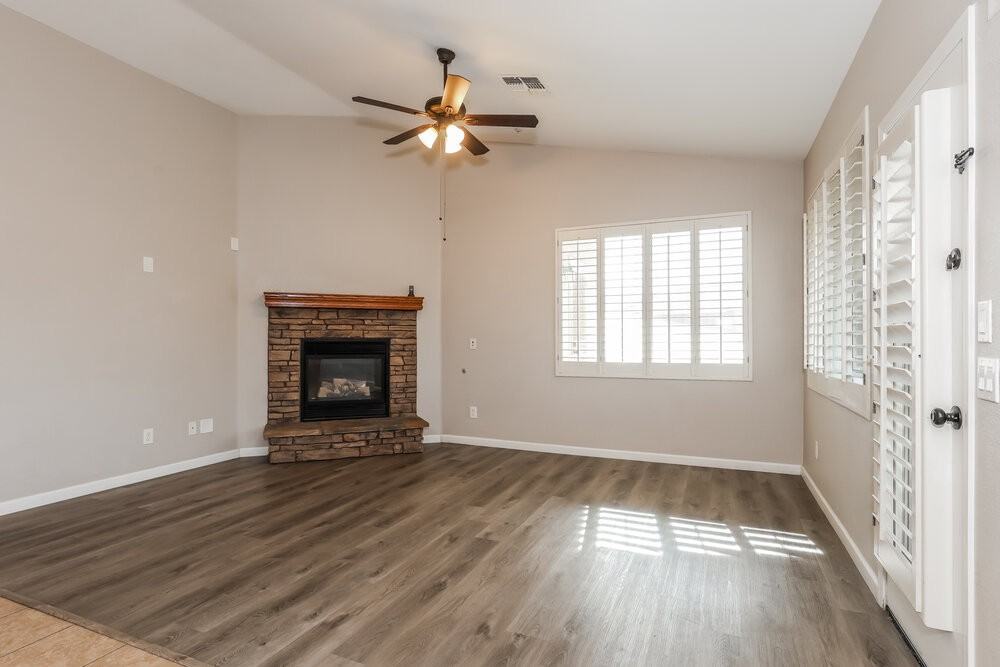 8026 S 48th Dr - Photo 7 of 16