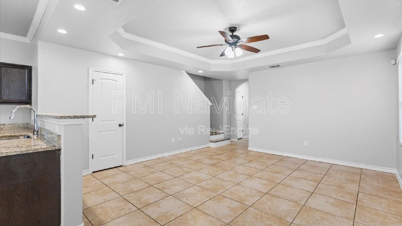 6962 Lakeview Dr #101 - Photo 5 of 16