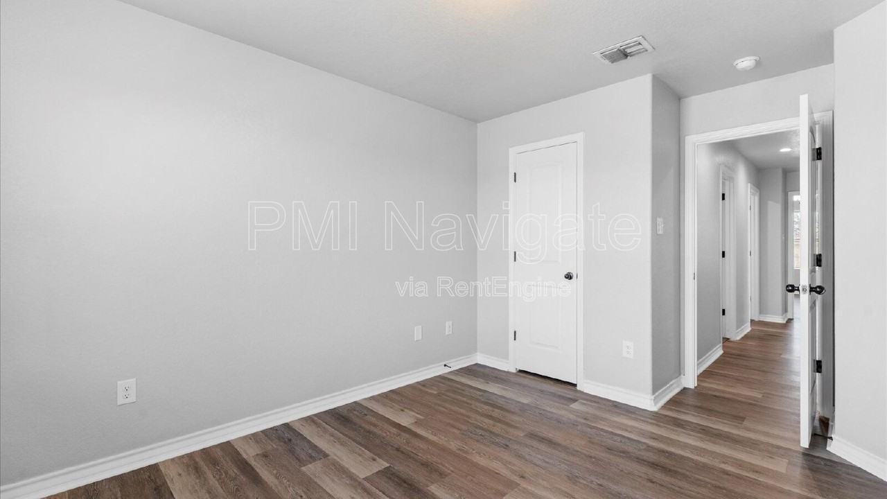 6962 Lakeview Dr #101 - Photo 7 of 16