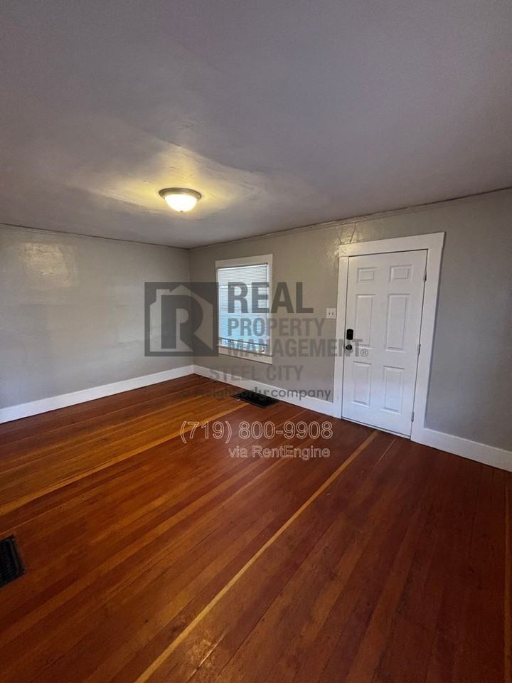 1728 Carteret Ave - Photo 3 of 12