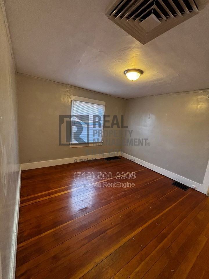 1728 Carteret Ave - Photo 4 of 12