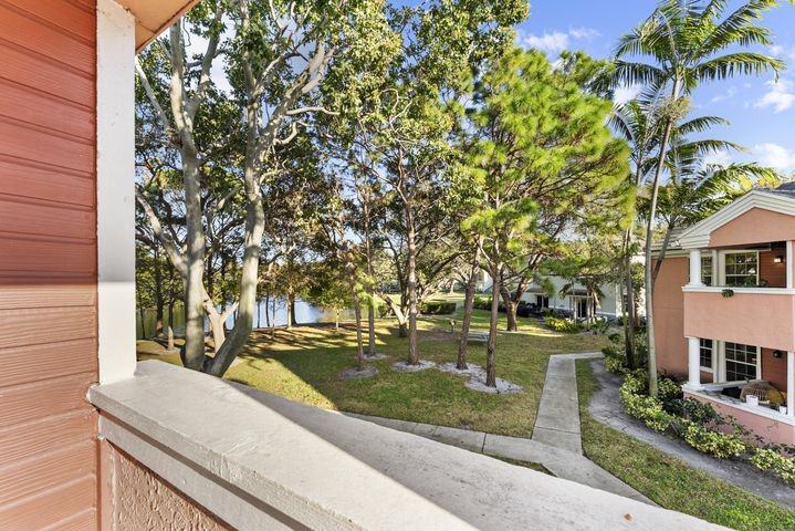 1365 Crystal Way #H - Photo 3 of 9