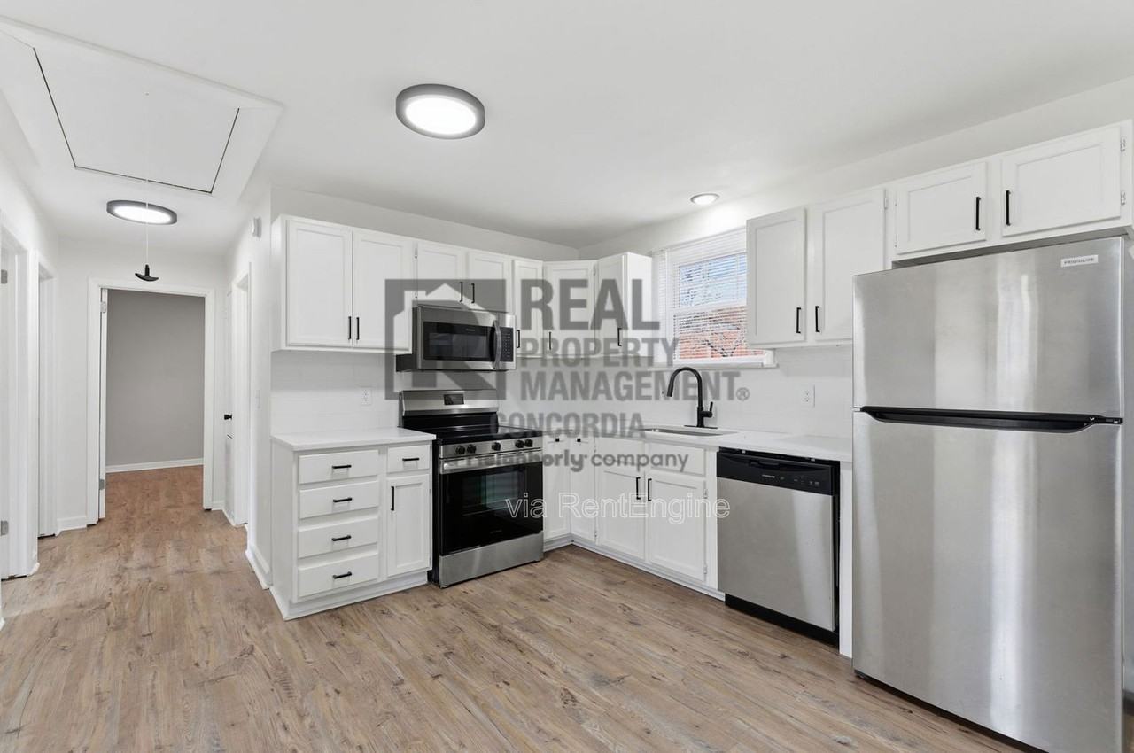 1527 Cherry Tree Dr - Photo 5 of 23