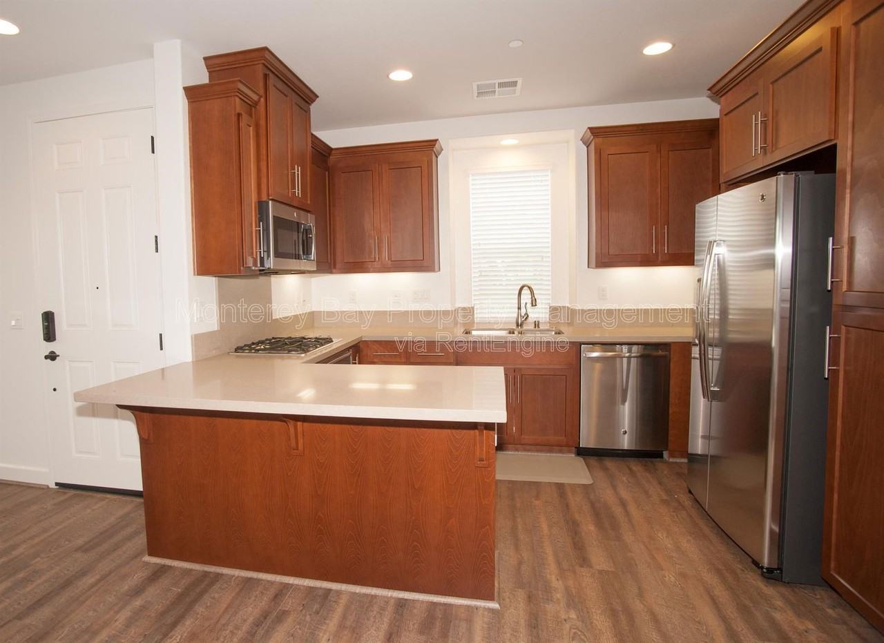 202 9th St - Photo 7 of 19