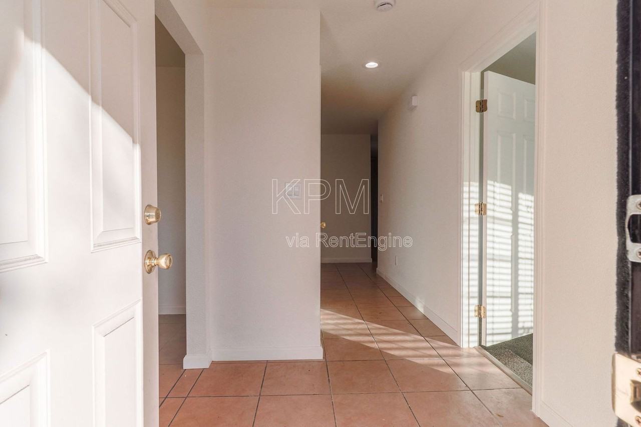 7102 Richland Way - Photo 5 of 27