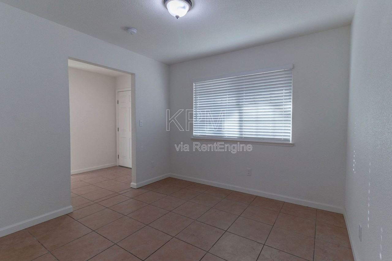 7102 Richland Way - Photo 6 of 27