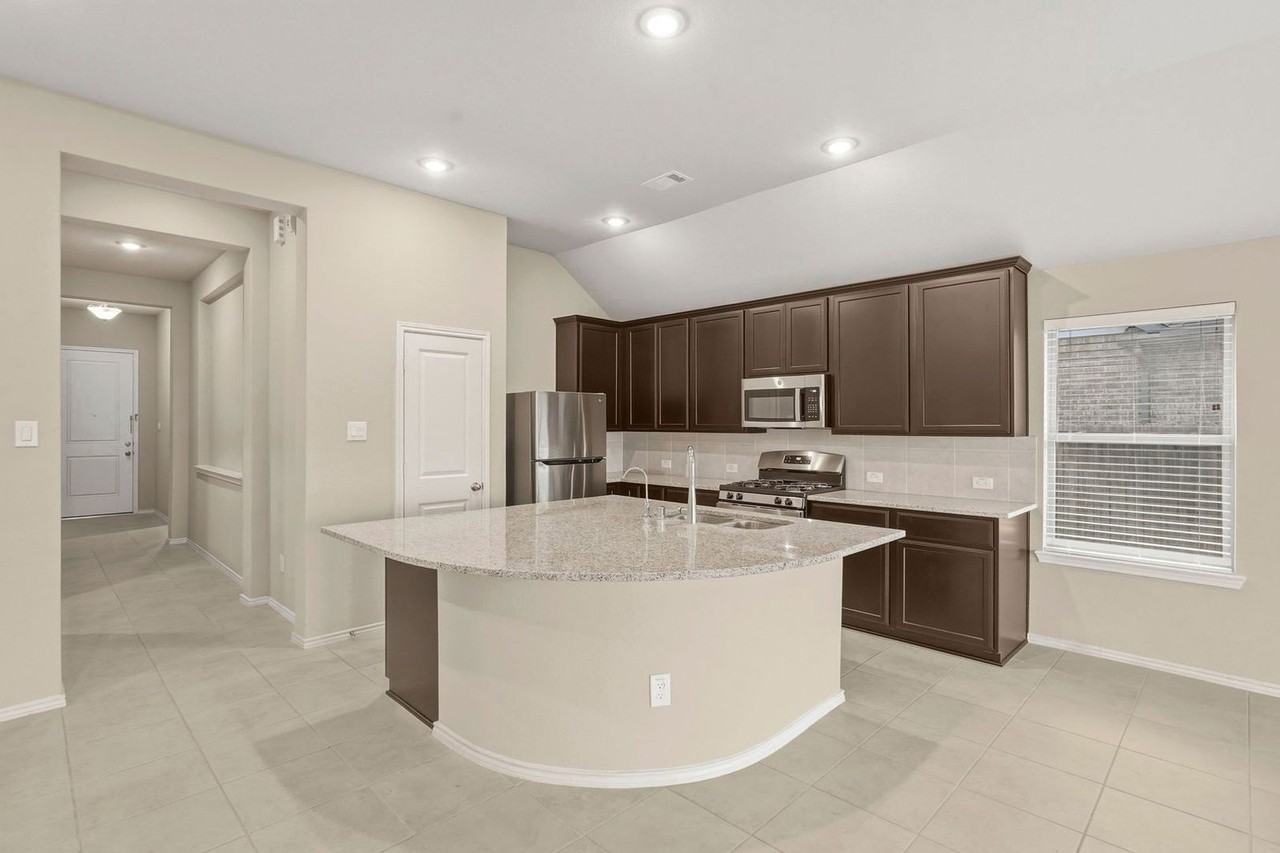 1322 Wild Mustang Trl - Photo 6 of 25