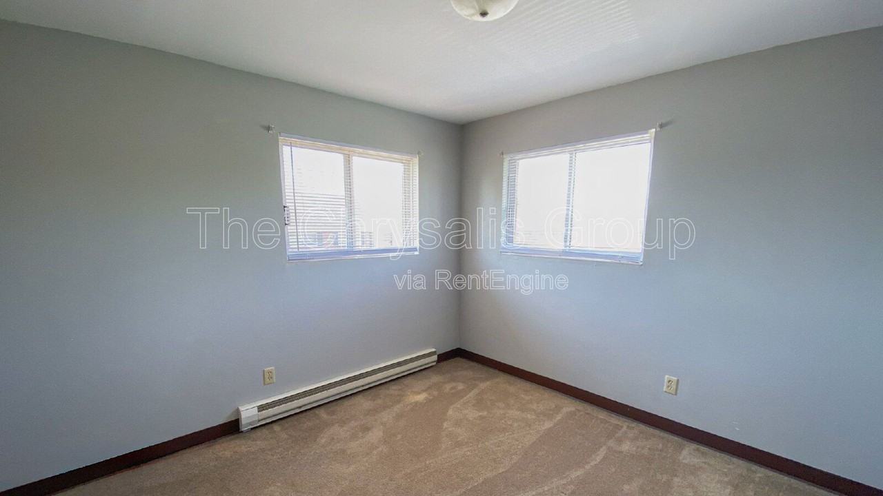 1443 Catherine St #5 - Photo 6 of 23