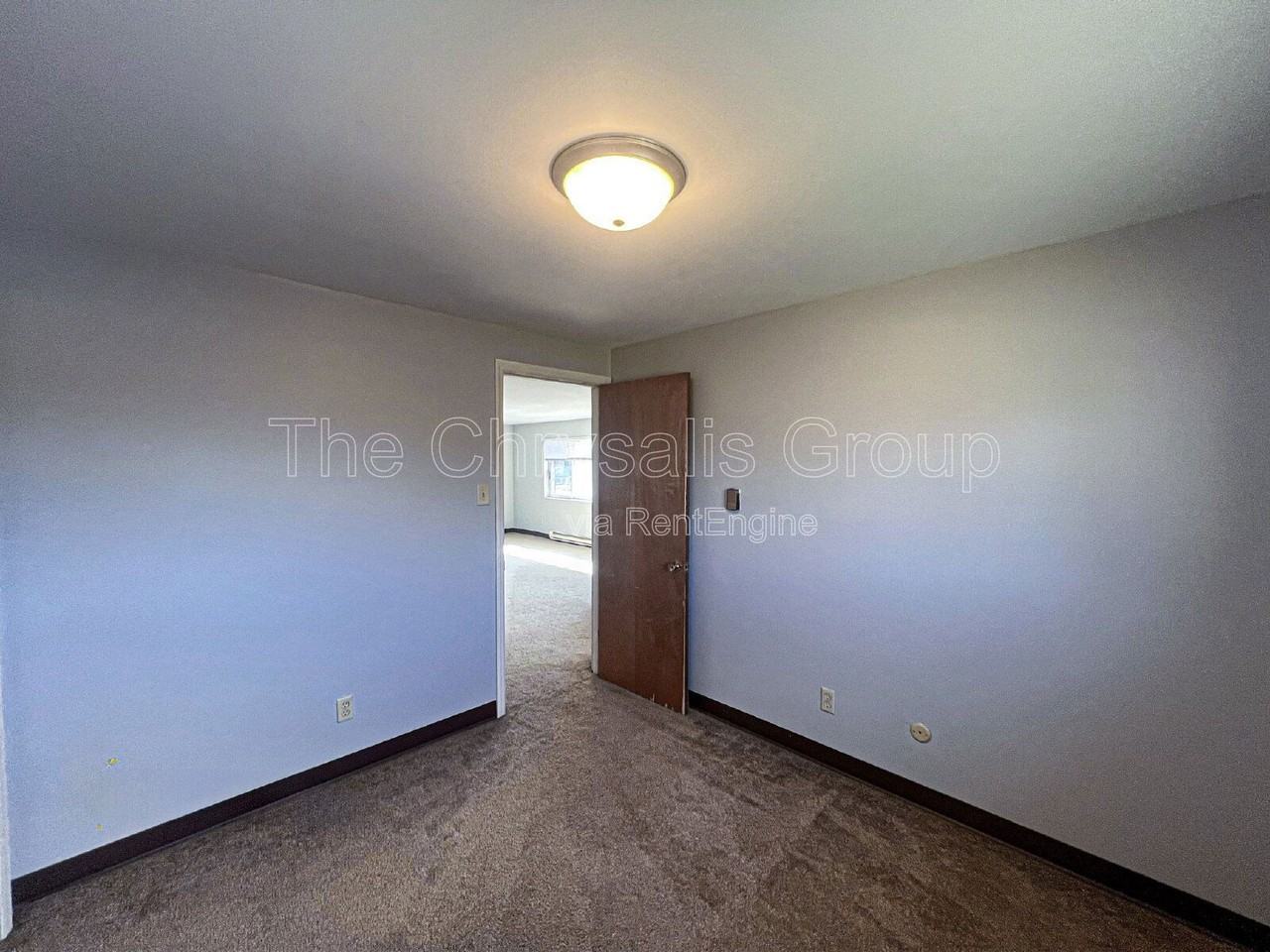 1443 Catherine St #5 - Photo 7 of 23