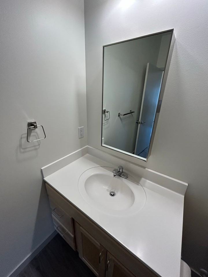 101 Main St S - Photo 2 of 5