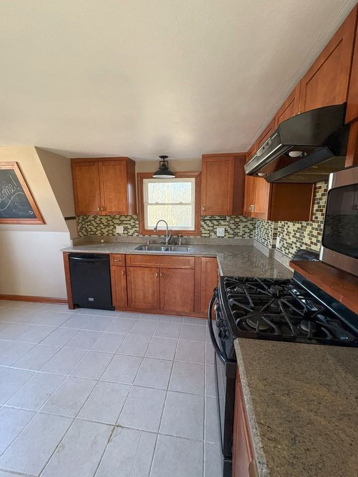 W136N7084 Claas Rd - Photo 3 of 9